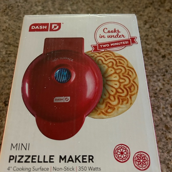 Dash mini Pizzelle Maker. 4” cooking surface. - Picture 2 of 5